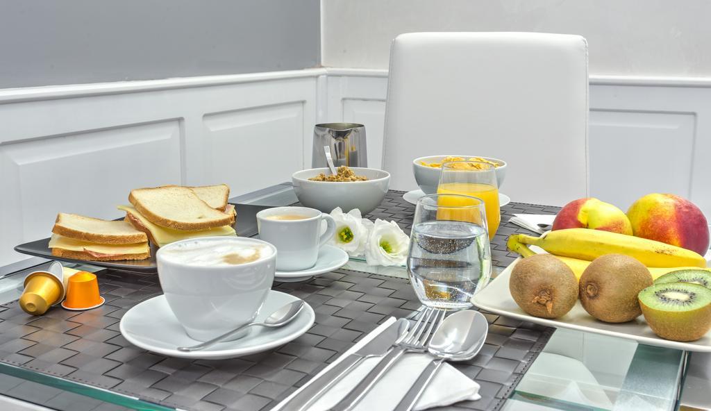 Acomodação com café da manhã  Hub Navona Roma